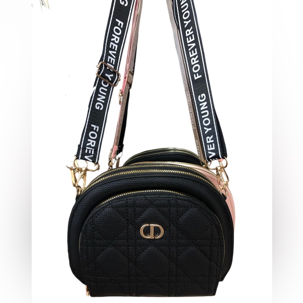 Chic Black Quilted Crossbody Bag - Picture 1 of 1
